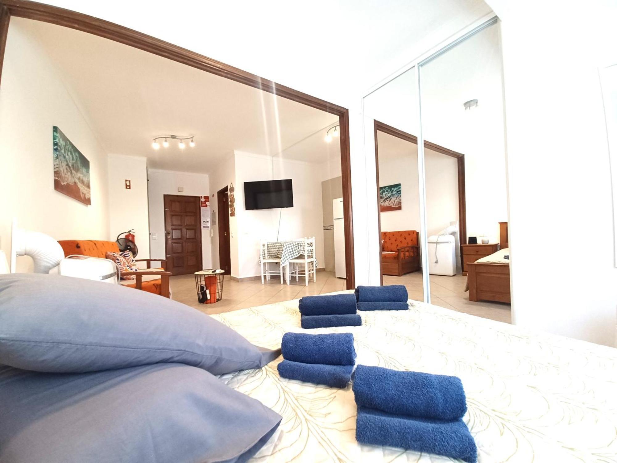 Apartment Pink 223 *